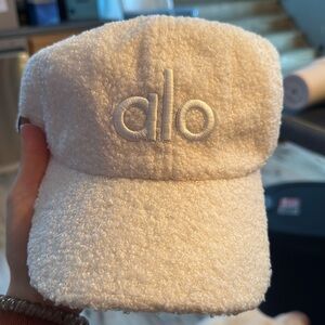 Brand new white alo Sherpa hat